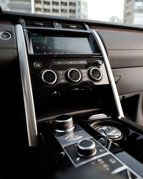 Control Panel of Discovery Jeep